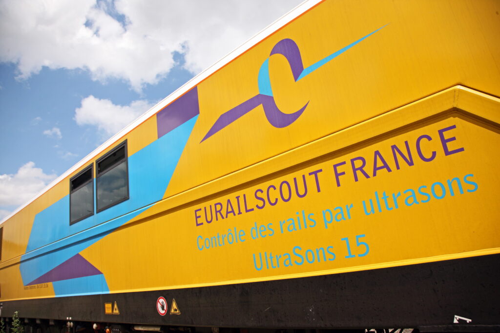 EURAILSCOUT US15_0001 US15 contrôle les rails grâce à ultrasons
